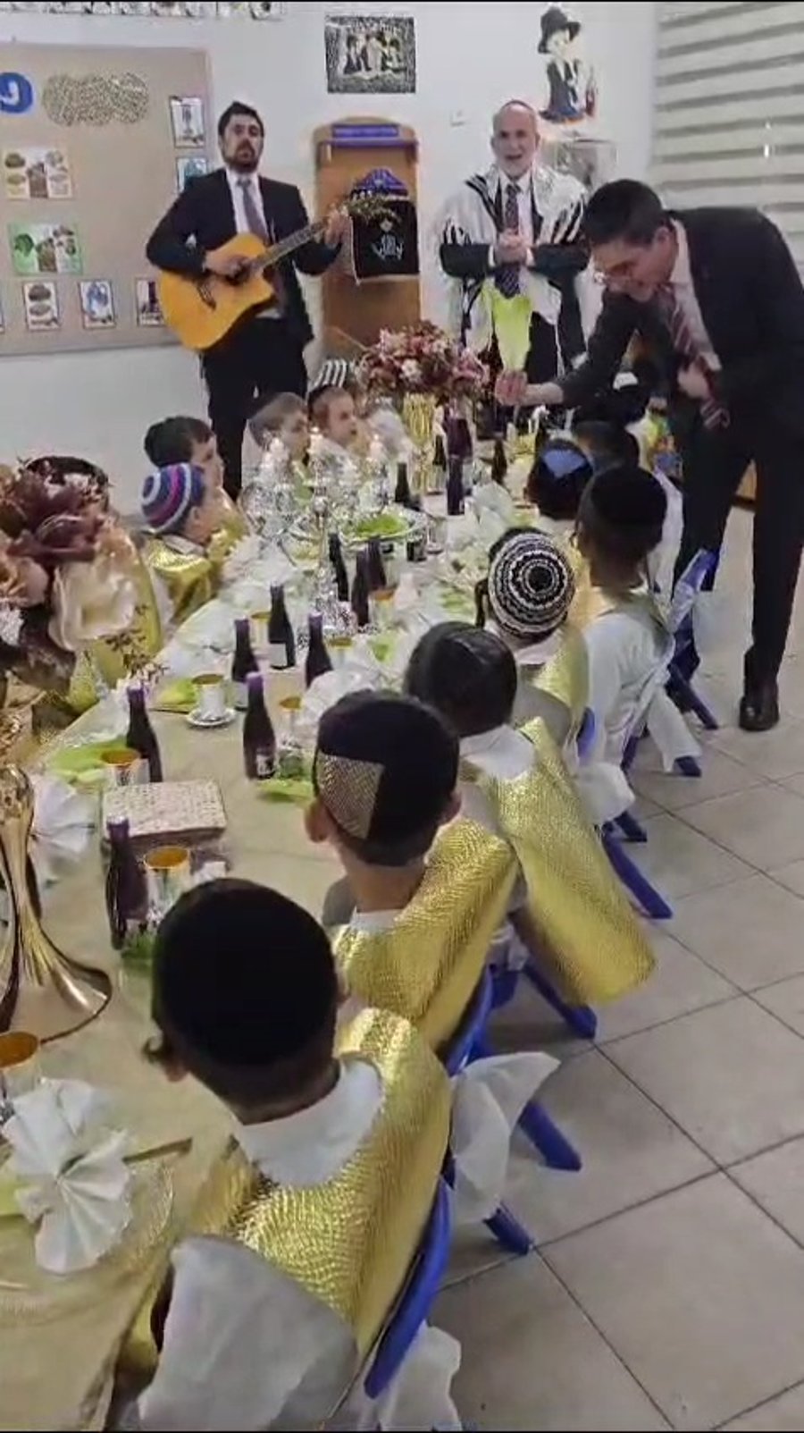 הדגמת עריכת שולחן "ליל הסדר" בתלמוד תורה "נר שמואל" חדרה