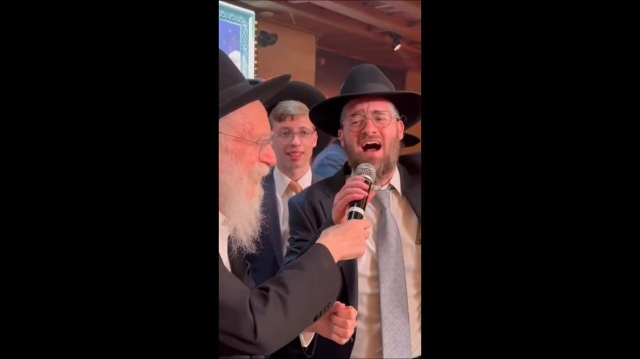 האבא של הבחור צועק "אבא" ושירת אני מאמין