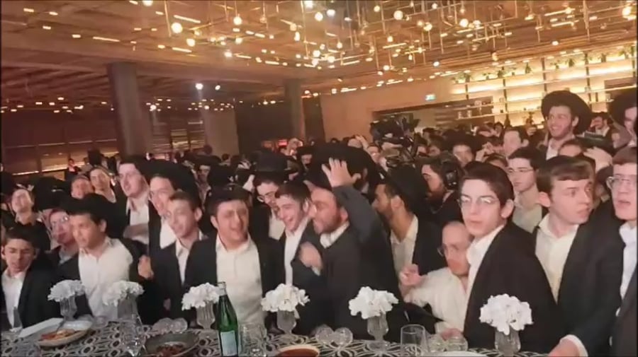 הריקודים וכניסת הגרמ"ה הירש לאירוע