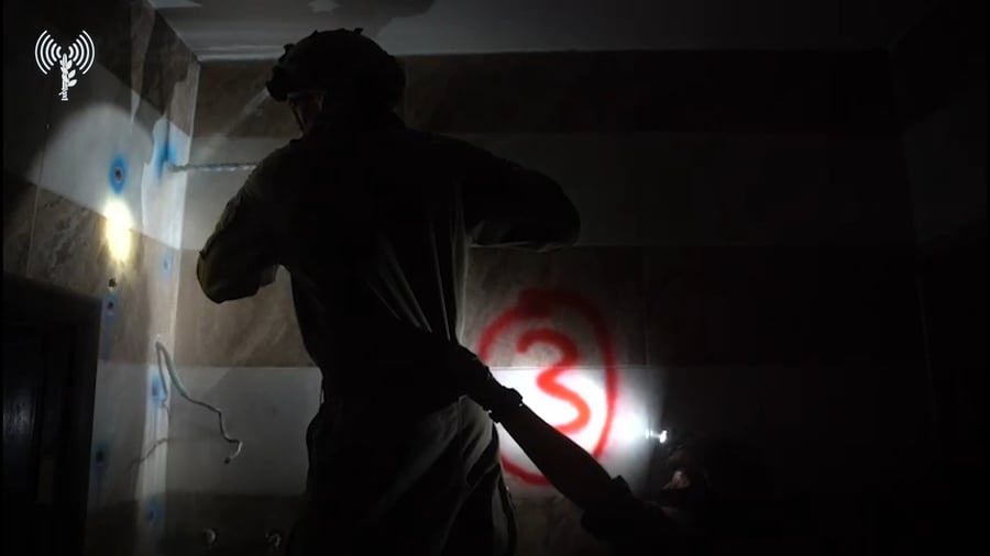 הריסת בית המחבל | צפו