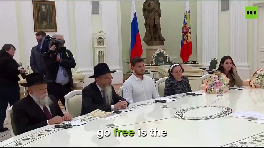 הנשיא פוטין בפגישה עם שורדי השבי