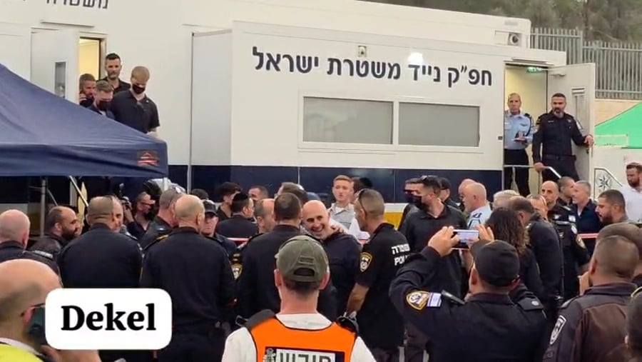 ראש הממשלה יוצא מהחפ"ק