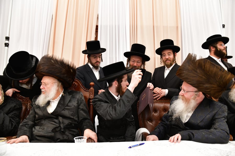 שמחת האירוסין בחצה"ק קרעטשניף ק"ג - קומרנא ב"ש