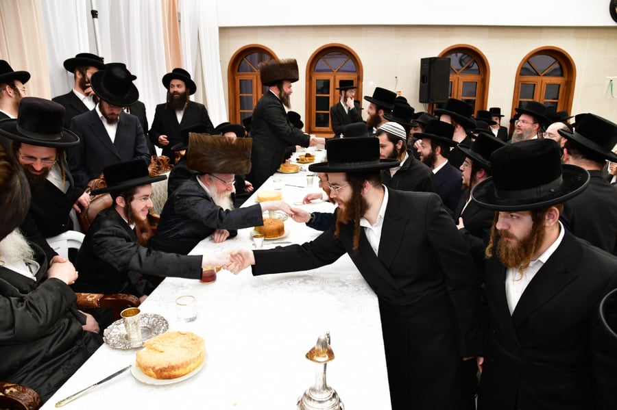 שמחת האירוסין בחצה"ק קרעטשניף ק"ג - קומרנא ב"ש