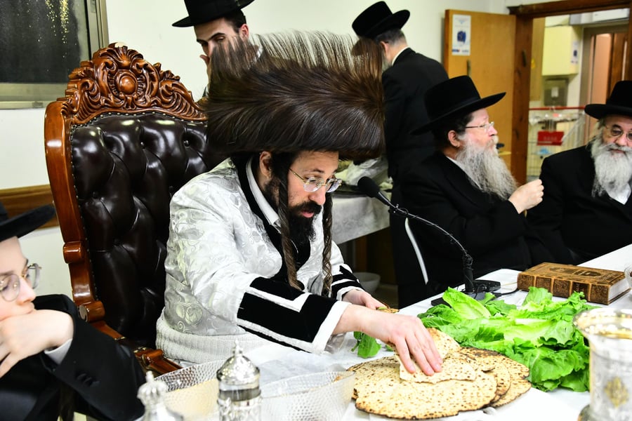 פסח שני בחצה"ק מעז'בוז
