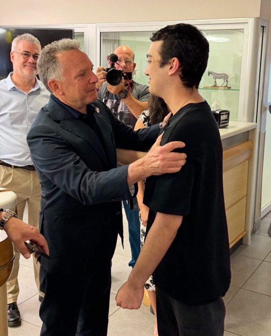 סטיב וויטקוף עם עידן אלכסנדר בבית החולים, הבוקר