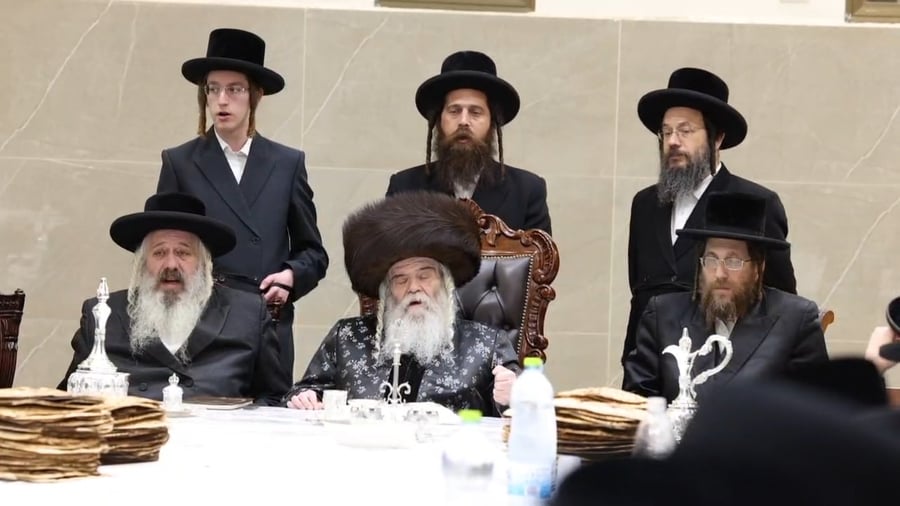 פסח שני בחצה"ק קרעטשניף י-ם