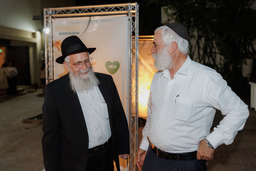 ערב החשיפה בכפר חב"ד