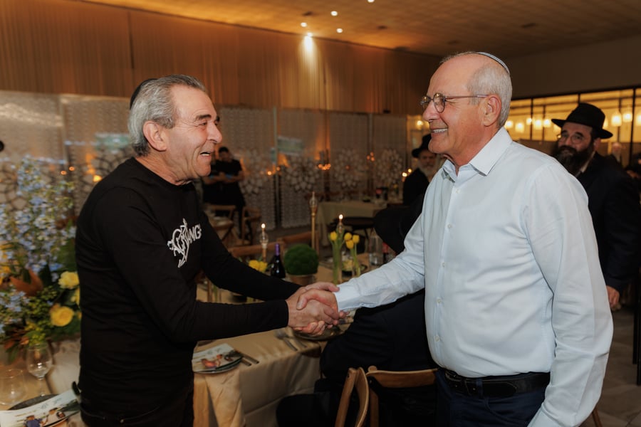 ערב החשיפה בכפר חב"ד
