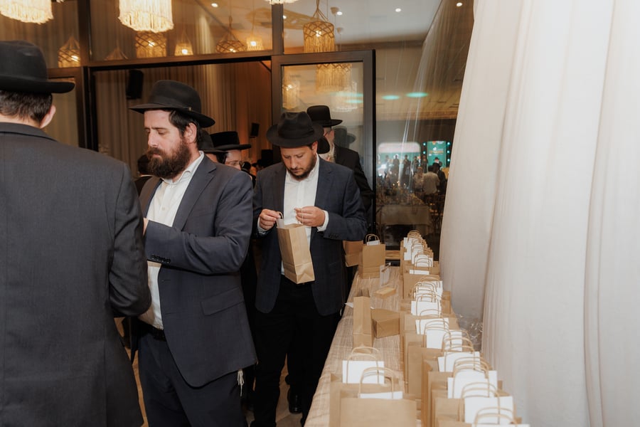 ערב החשיפה בכפר חב"ד