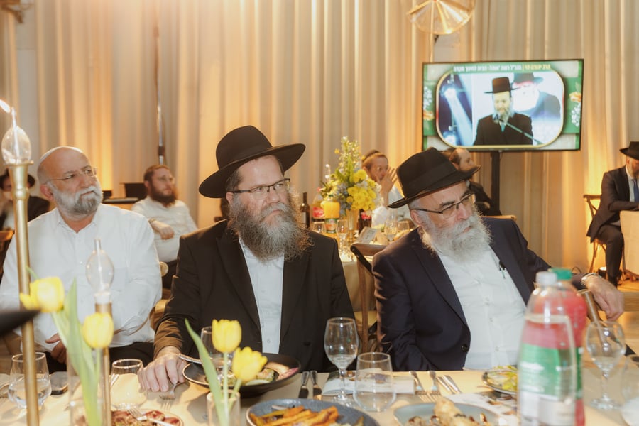 ערב החשיפה בכפר חב"ד