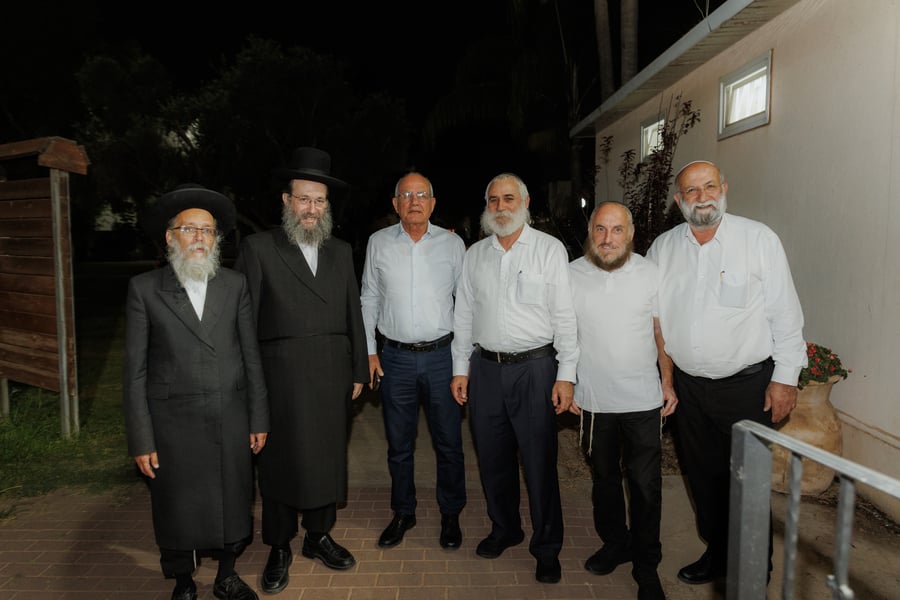 ערב החשיפה בכפר חב"ד