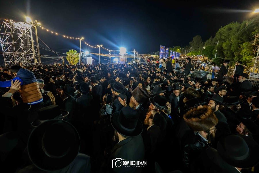 הרגע שפתח את אירועי מירון: כך הדליק האדמו"ר מבאיאן מעל הציון
