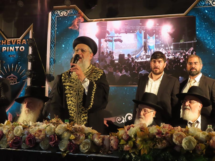 הראשל"צ הגר"ד יוסף בהדלקת המדורה בל"ג בעומר