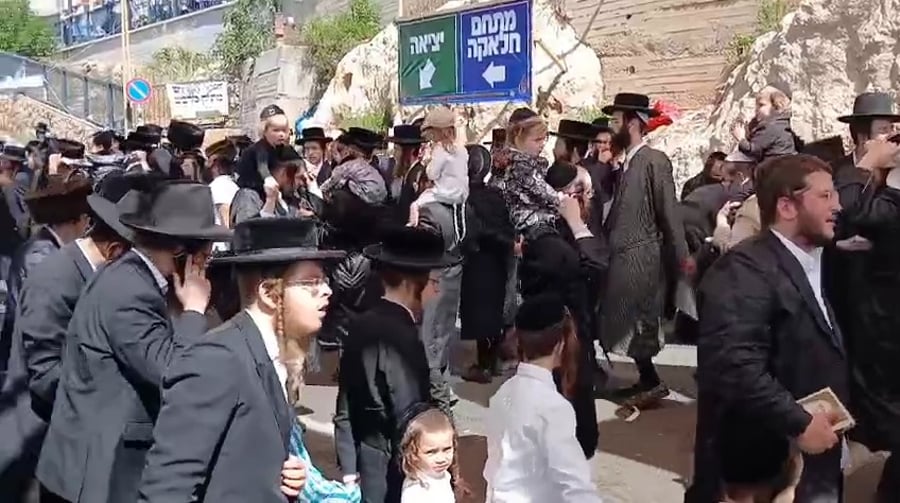 השמחה בהר מירון