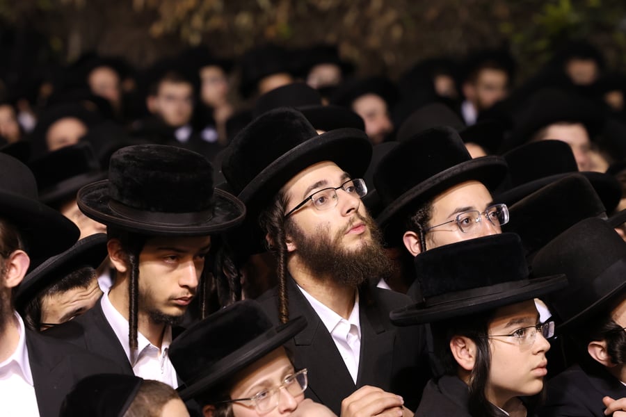 הגה"צ רבי יעקב מאיר שכטר בהדלקה ל"ג בעומר