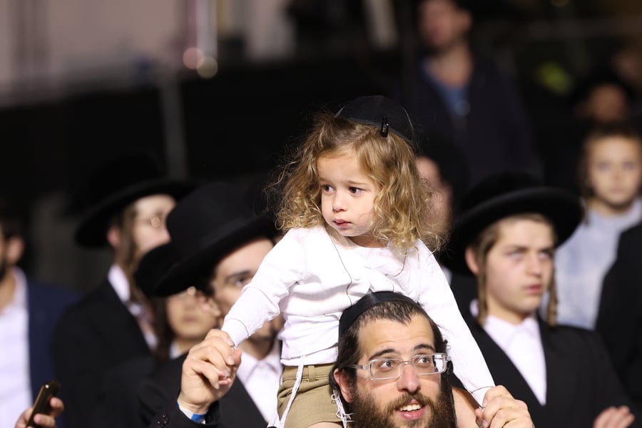 הגה"צ רבי יעקב מאיר שכטר בהדלקה ל"ג בעומר