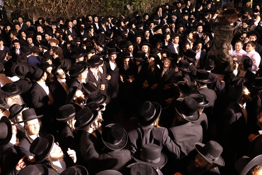 הגה"צ רבי יעקב מאיר שכטר בהדלקה ל"ג בעומר