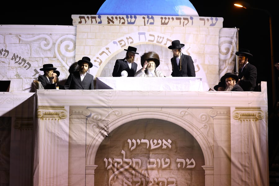 הגה"צ רבי יעקב מאיר שכטר בהדלקה ל"ג בעומר