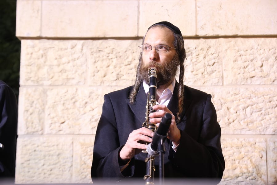 הגה"צ רבי יעקב מאיר שכטר בהדלקה ל"ג בעומר