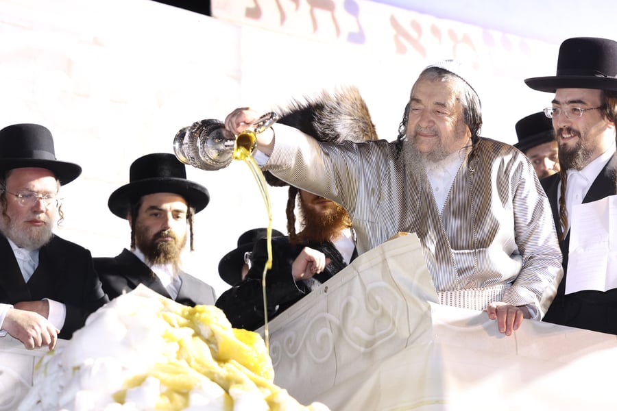 הגה"צ רבי יעקב מאיר שכטר בהדלקה ל"ג בעומר