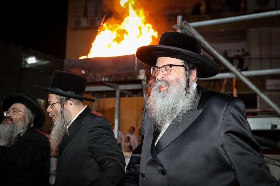 הגה"צ ראש ישיבת סאטמר בהדלקה לכבוד רשב"י