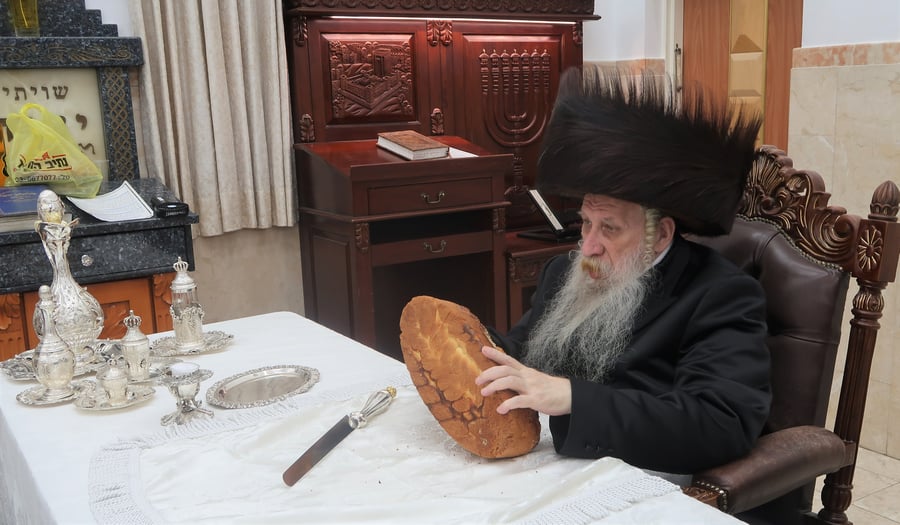 מעמד ההדלקה בחצה"ק טשארנאביל
