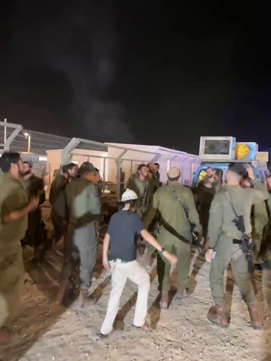 גדוד נצח יהודה חוגג את ל"ג בעומר בהילולה סמוך לגבול רצועת עזה