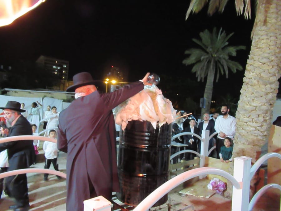 הגאון רבי אברהם מאמאן בהדלקה ל"ג בעומר