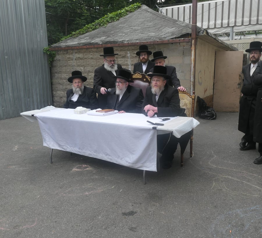 ל"ג בעומר בחצה"ק סקווירא מב"פ