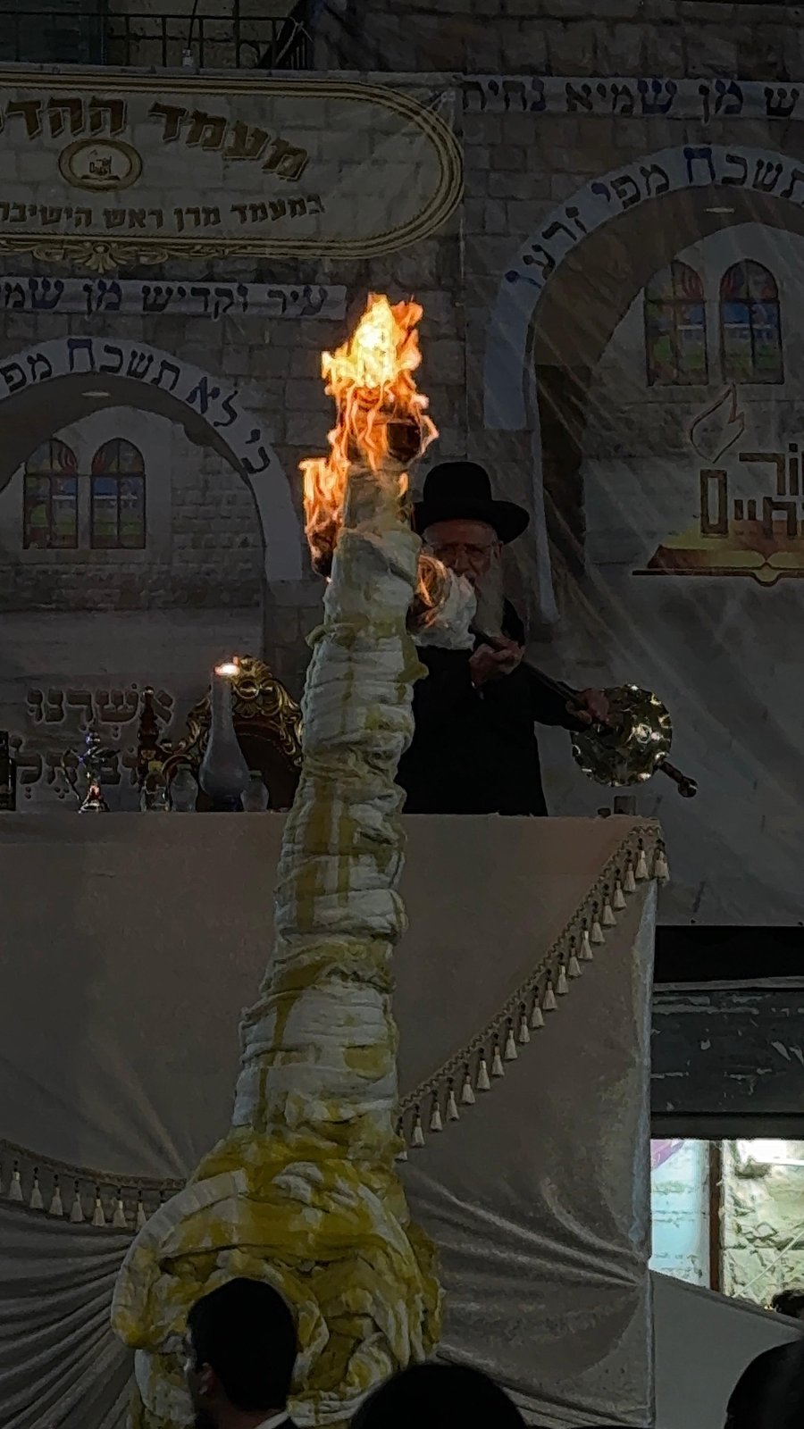 הגאון רבי ראובן אלבז בהדלקה לכבוד רשב"י