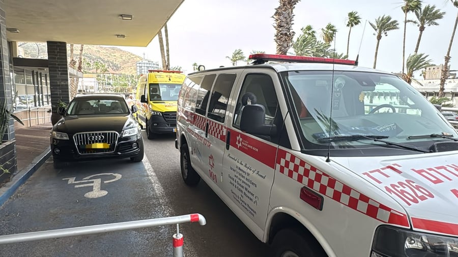 האמבולנס ליד הזירה