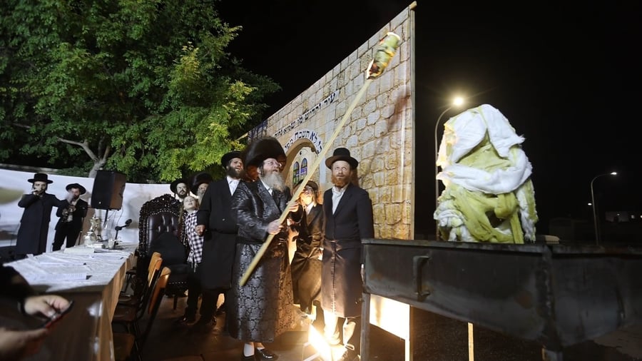 ל"ג בעומר בחצה"ק טרבישאן