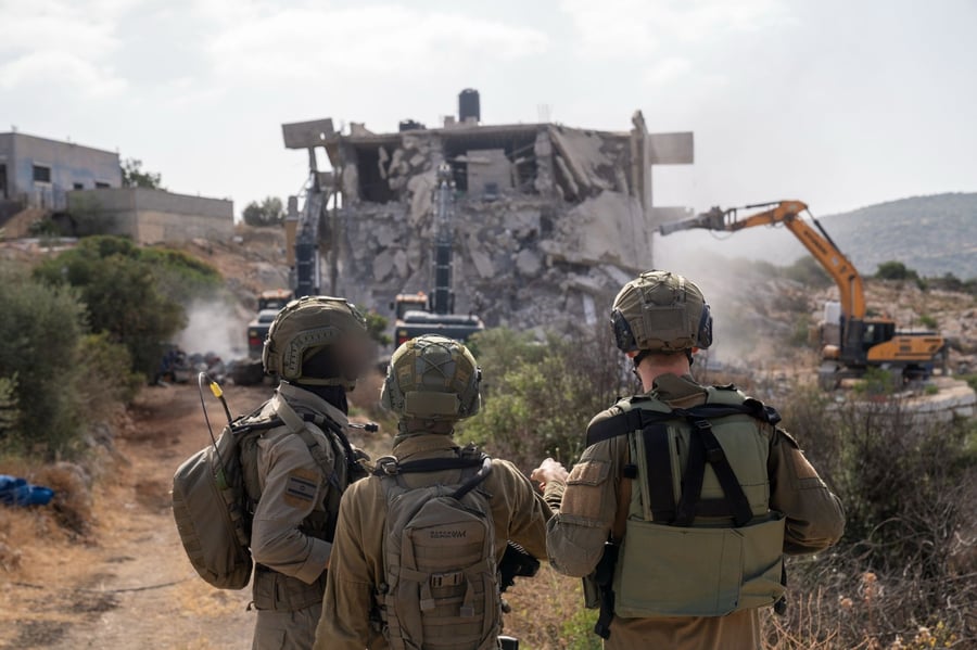 הריסת מבנים לא חוקיים בכפר הערבי ברוכין