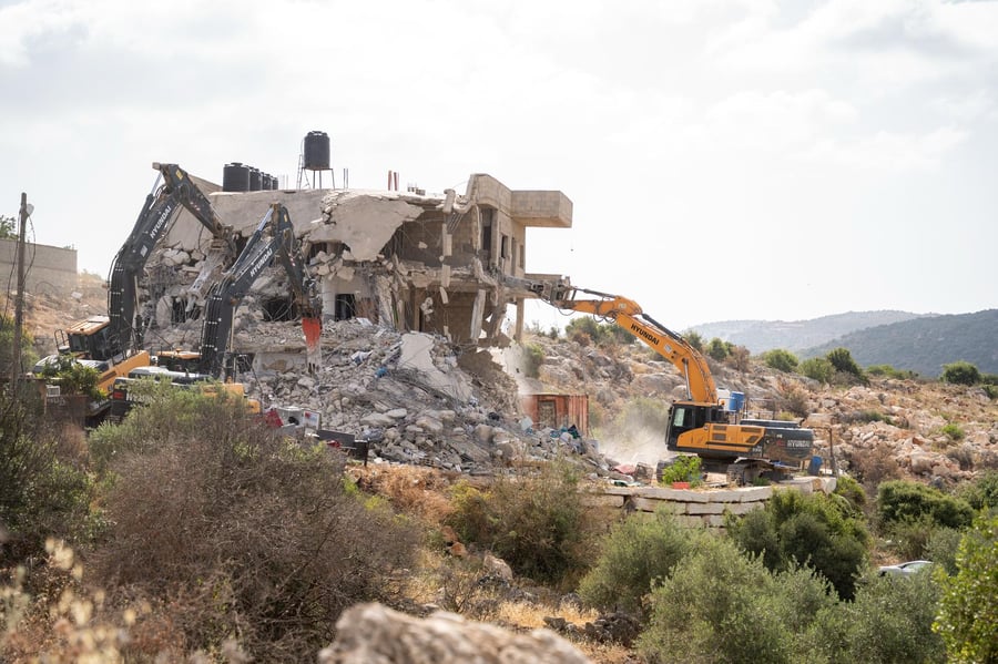 הריסת מבנים לא חוקיים בכפר הערבי ברוכין