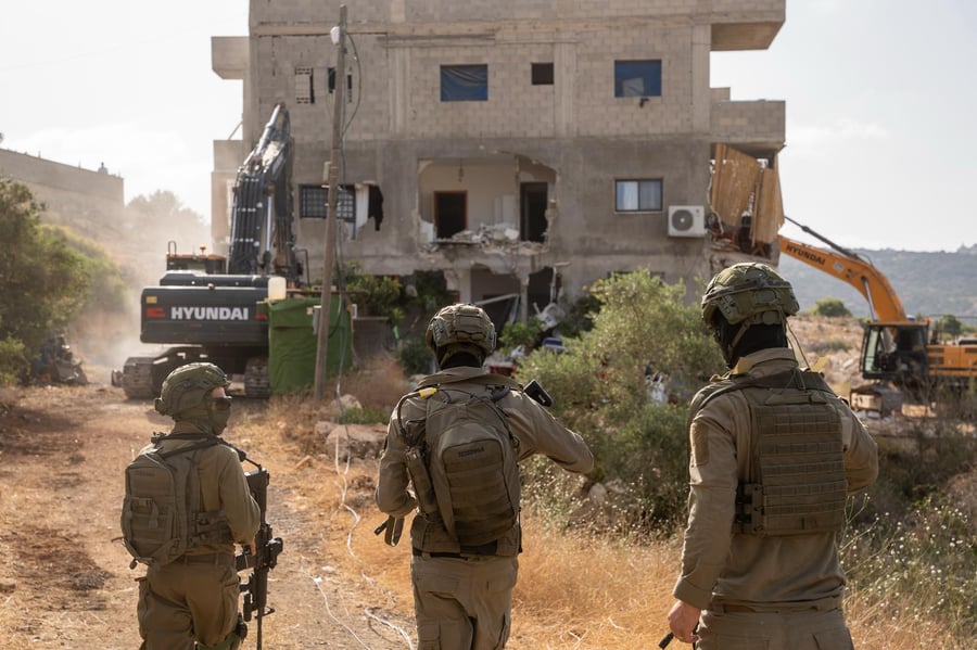 הריסת מבנים לא חוקיים בכפר הערבי ברוכין
