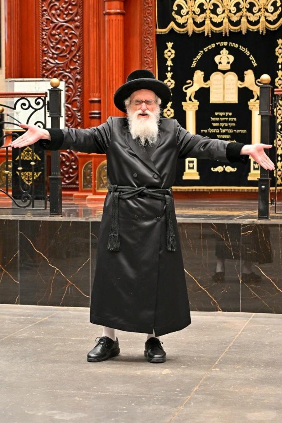 ל"ג בעומר בחצה"ק ויז'ניץ