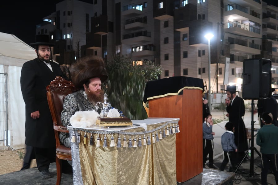 ל"ג בעומר בחצה"ק מיאלען