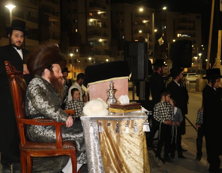 ל"ג בעומר בחצה"ק מיאלען