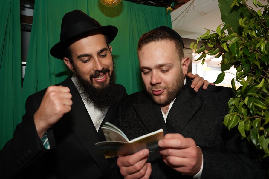 הכנסת ספר תורה לבית חב"ד מדג'ין - קולומביה