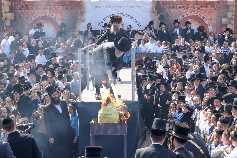הרה"צ רבי שמעלקא בידרמן בהדלקה הגדולה בלונדון