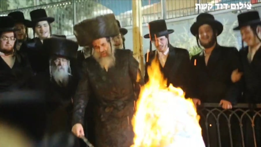 הגה"צ רבי חיים מאיר הגר, אב"ד קריית ויז'ניץ בהדלקה במירון