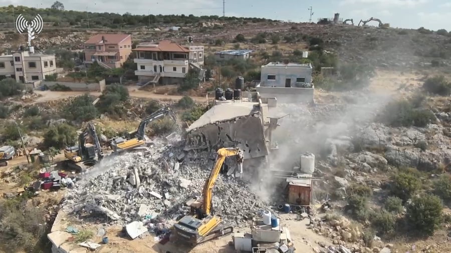 כוחות הביטחון הרסו מבנים לא חוקיים