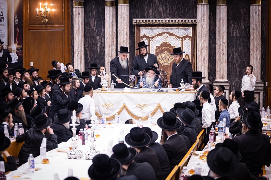 ל"ג בעומר בחצה"ק צאנז קלויזנבורג