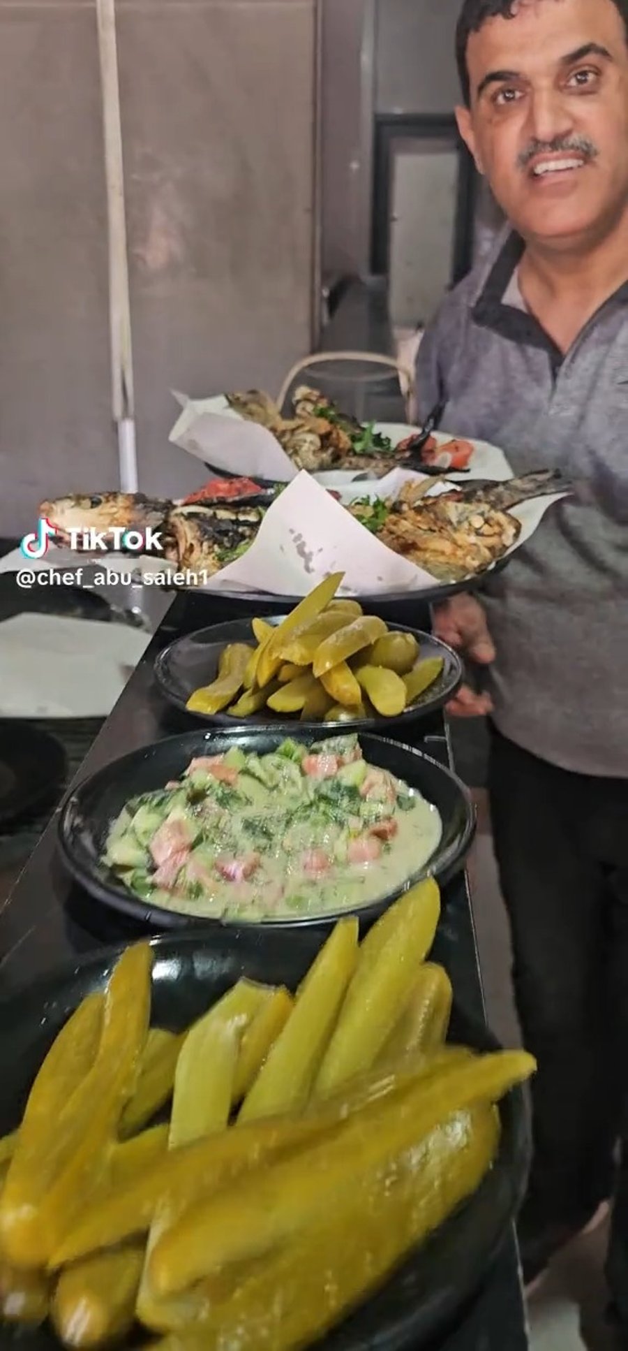 מסעדת דגים ברצועה