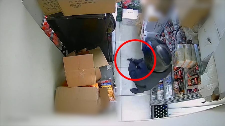 תיעוד השוד ממצלמות האבטחה בתחנת הדלק