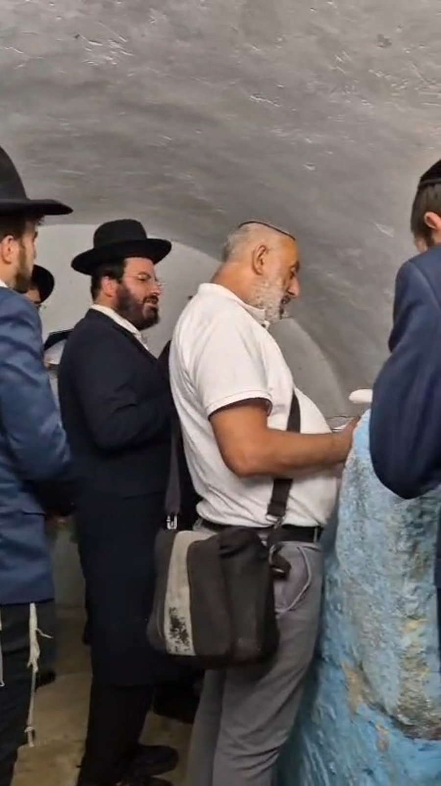 תפילות על ציון רבי חנינא זי"ע