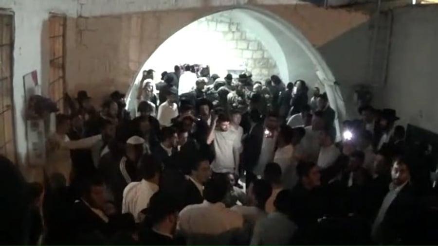 ספירת 'יסוד שביסוד' בקבר יוסף הצדיק בשכם