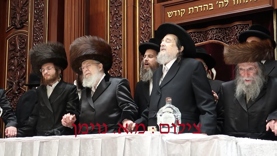 הגה"צ רבי יעקב מאיר שעכטר בברית לנין האדמו"ר מסלונים