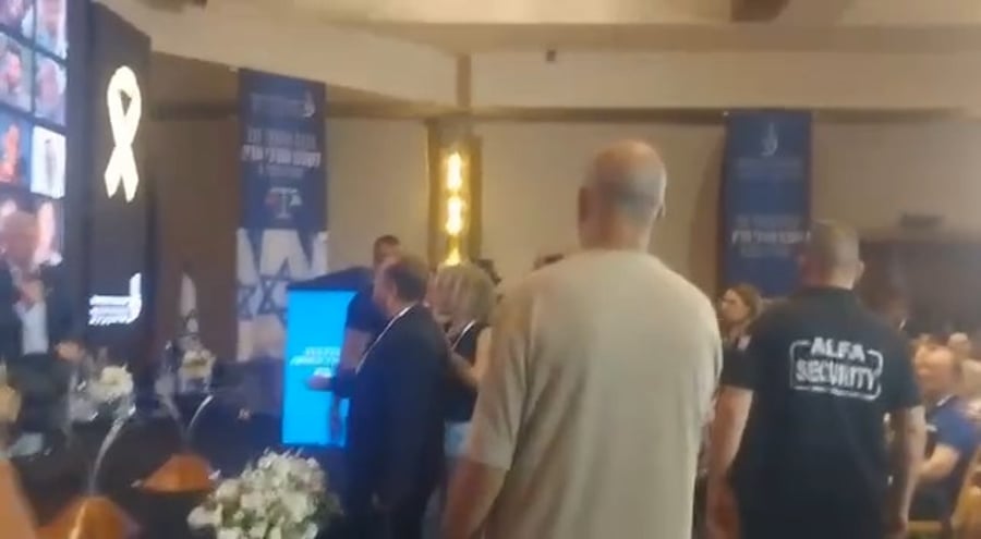 העימות בין האב השכול ליאיר גולן